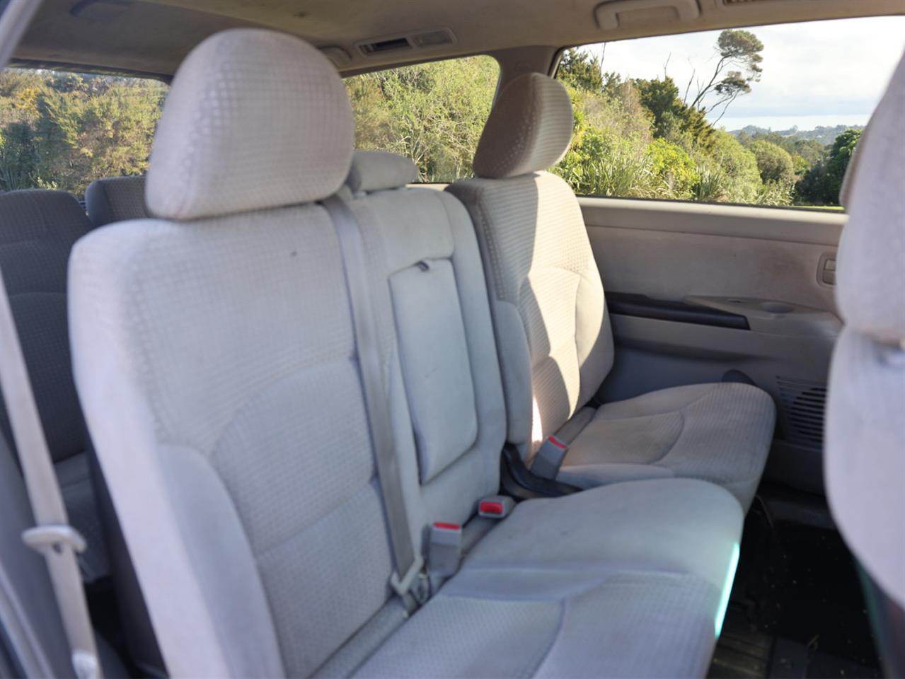2005 Mitsubishi Grandis