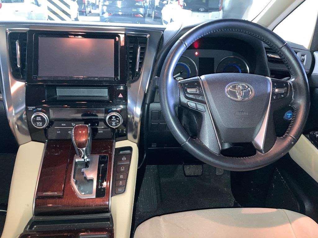 2015 Toyota Alphard