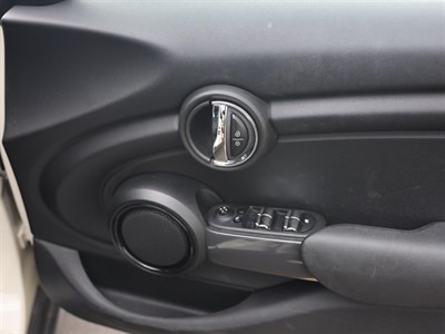 2015 Mini Cooper - Thumbnail