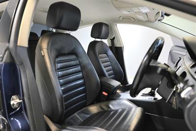 2015 Volkswagen Passat - Thumbnail