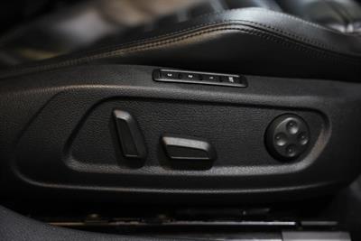 2015 Volkswagen Passat - Thumbnail