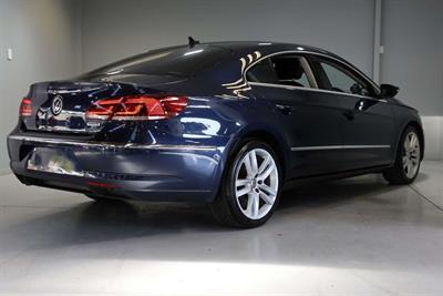 2015 Volkswagen Passat - Thumbnail