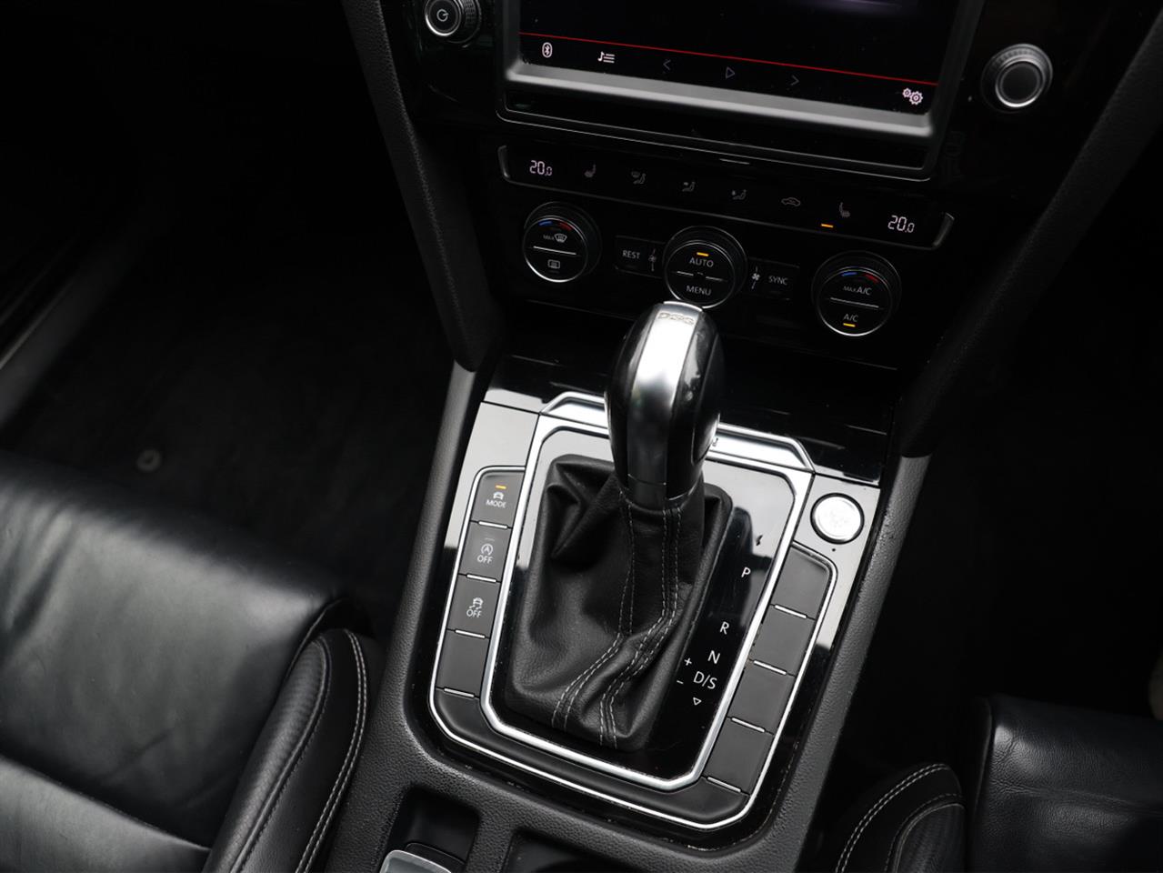 2016 Volkswagen PASSAT