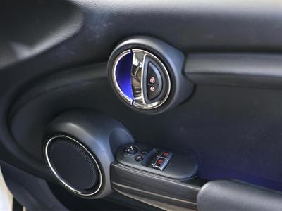 2016 Mini Cooper - Thumbnail