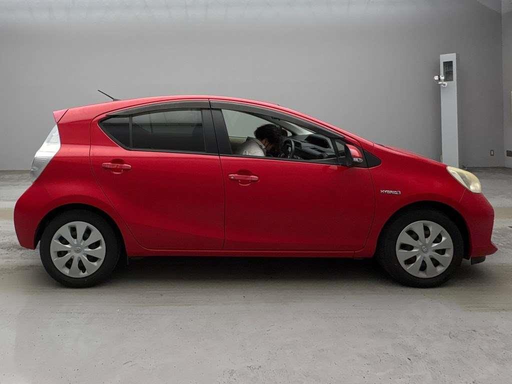 2013 Toyota Aqua