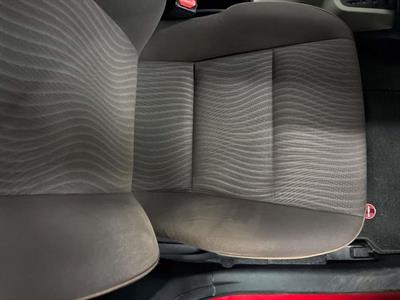2013 Toyota Aqua - Thumbnail