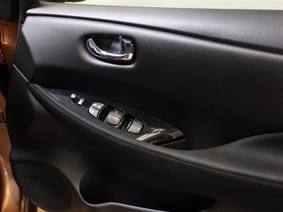 2021 Nissan Leaf - Thumbnail