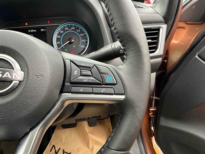 2021 Nissan Leaf - Thumbnail