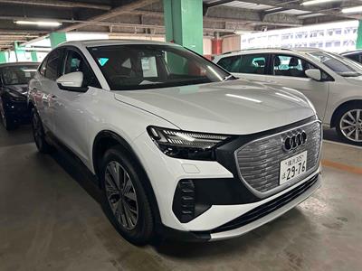 2022 Audi Q4 - Thumbnail