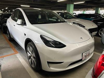 2022 Tesla Model Y - Thumbnail