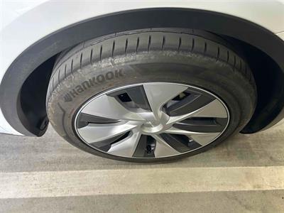 2022 Tesla Model Y - Thumbnail