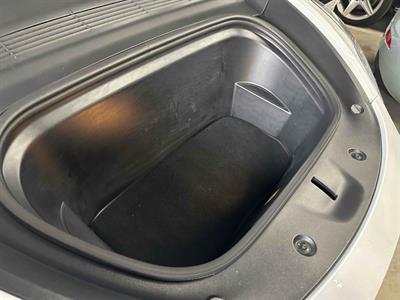 2022 Tesla Model Y - Thumbnail