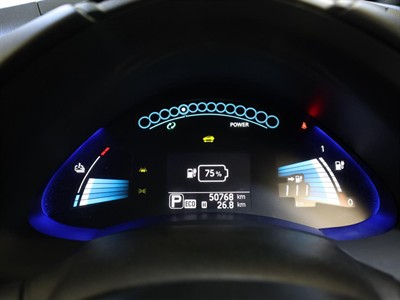 2017 Nissan Leaf - Thumbnail