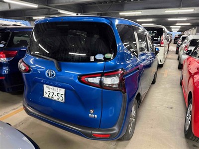 2016 Toyota Sienta - Thumbnail