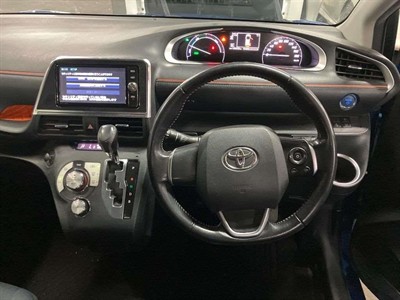 2016 Toyota Sienta - Thumbnail