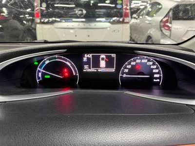 2016 Toyota Sienta - Thumbnail