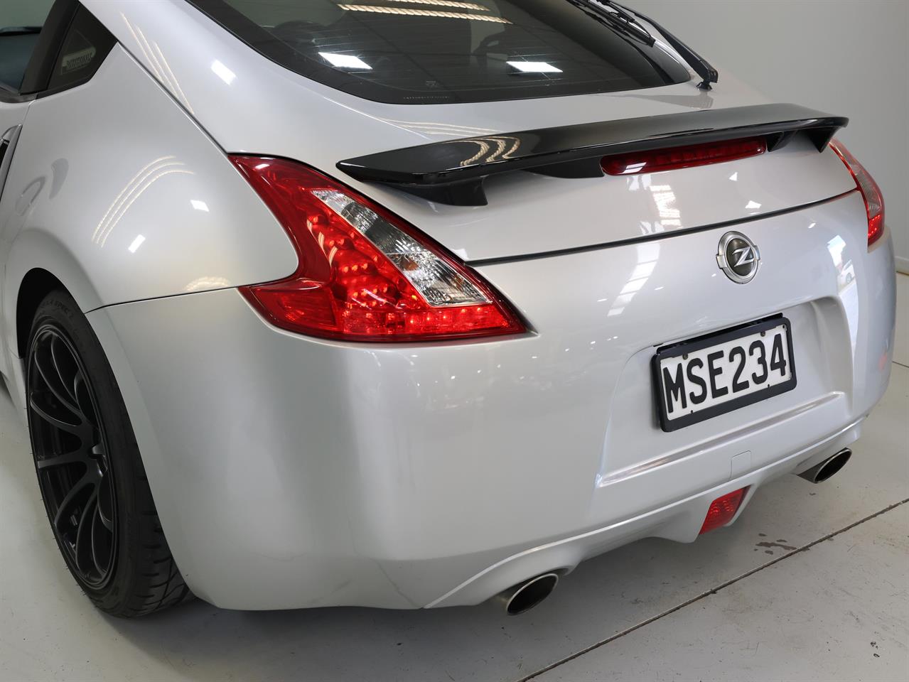 2011 Nissan Fairlady