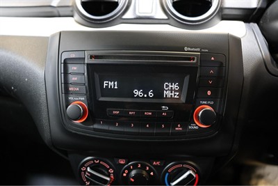 2017 Suzuki Swift - Thumbnail