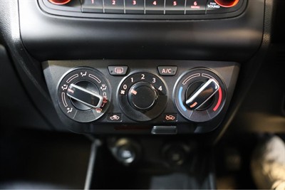 2017 Suzuki Swift - Thumbnail