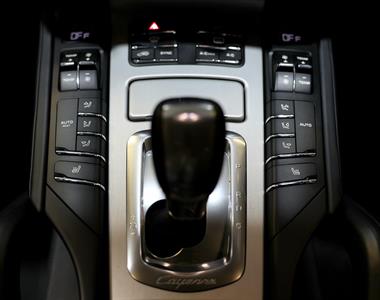 2015 Porsche Cayenne - Thumbnail
