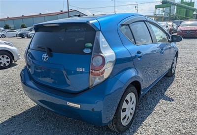2013 Toyota Aqua - Thumbnail