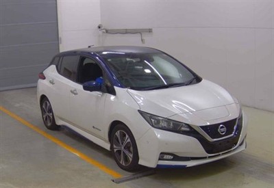 2017 Nissan Leaf - Thumbnail