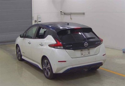 2017 Nissan Leaf - Thumbnail