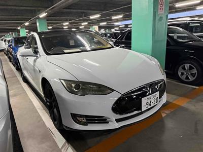 2015 Tesla Model S - Thumbnail