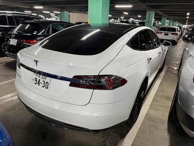 2015 Tesla Model S - Thumbnail