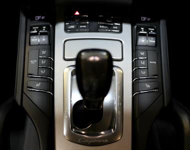 2015 Porsche Cayenne - Thumbnail