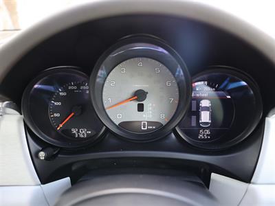 2015 Porsche Macan - Thumbnail