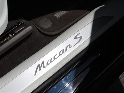 2015 Porsche Macan - Thumbnail