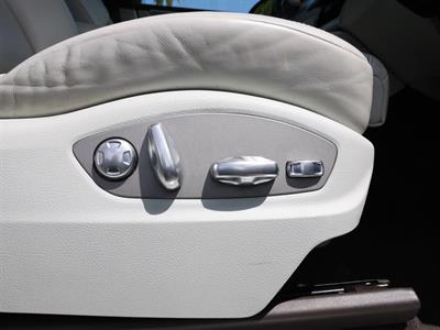 2015 Porsche Macan - Thumbnail