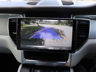 2015 Porsche Macan - Thumbnail