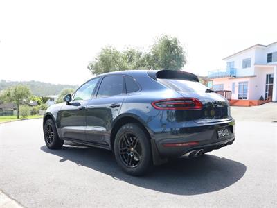 2015 Porsche Macan - Thumbnail
