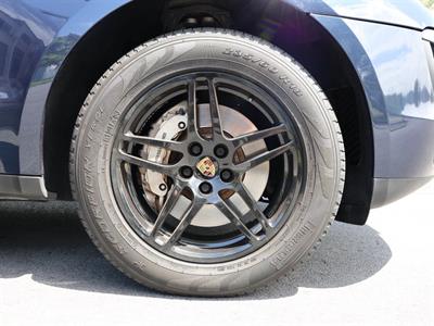 2015 Porsche Macan - Thumbnail
