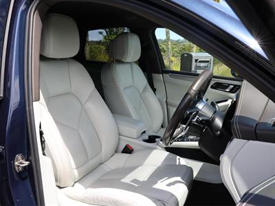 2015 Porsche Macan - Thumbnail