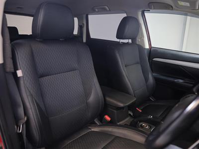 2014 Mitsubishi Outlander - Thumbnail