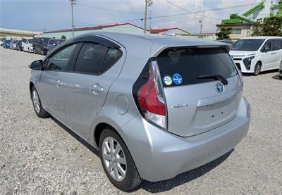 2015 Toyota Aqua - Thumbnail