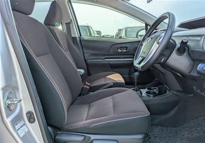 2015 Toyota Aqua - Thumbnail