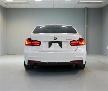 2013 BMW 320i - Thumbnail
