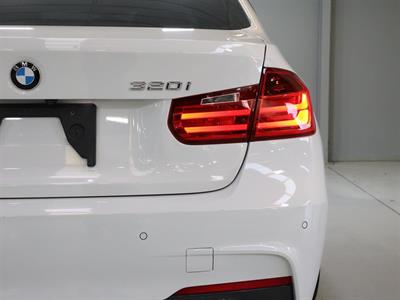 2013 BMW 320i - Thumbnail