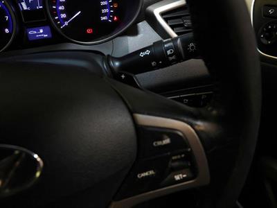 2013 Hyundai VELOSTER - Thumbnail