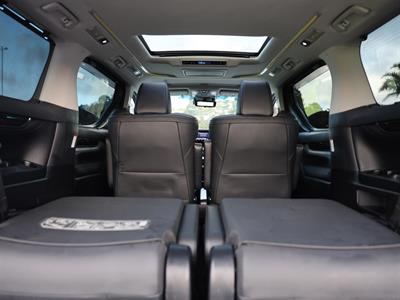 2020 Toyota Alphard - Thumbnail