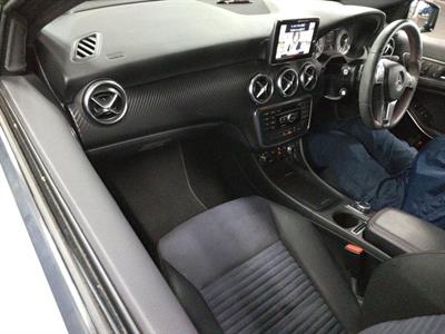 2013 Mercedes-Benz A180 Blue Efficiency - Thumbnail