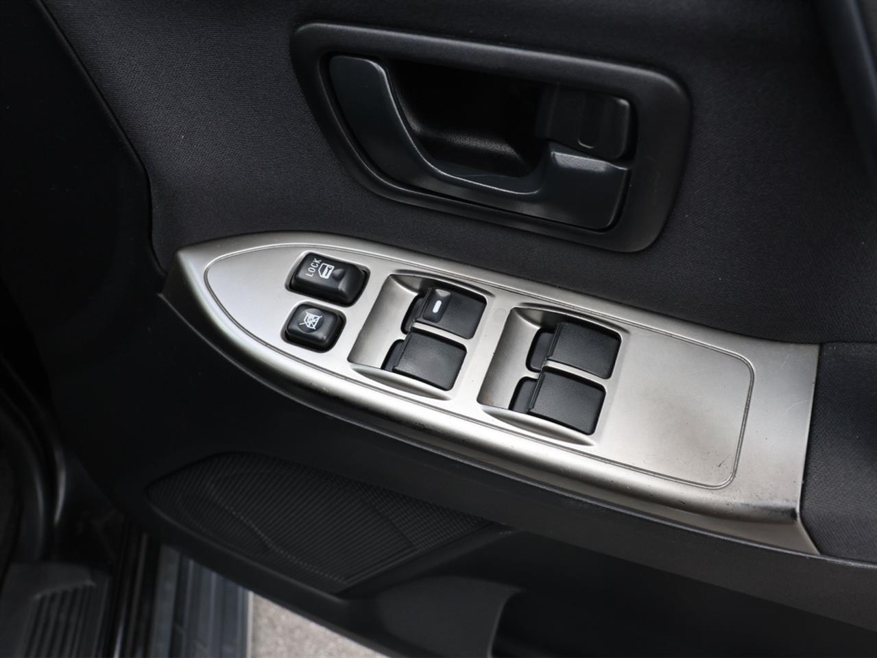 2013 Mitsubishi PAJERO