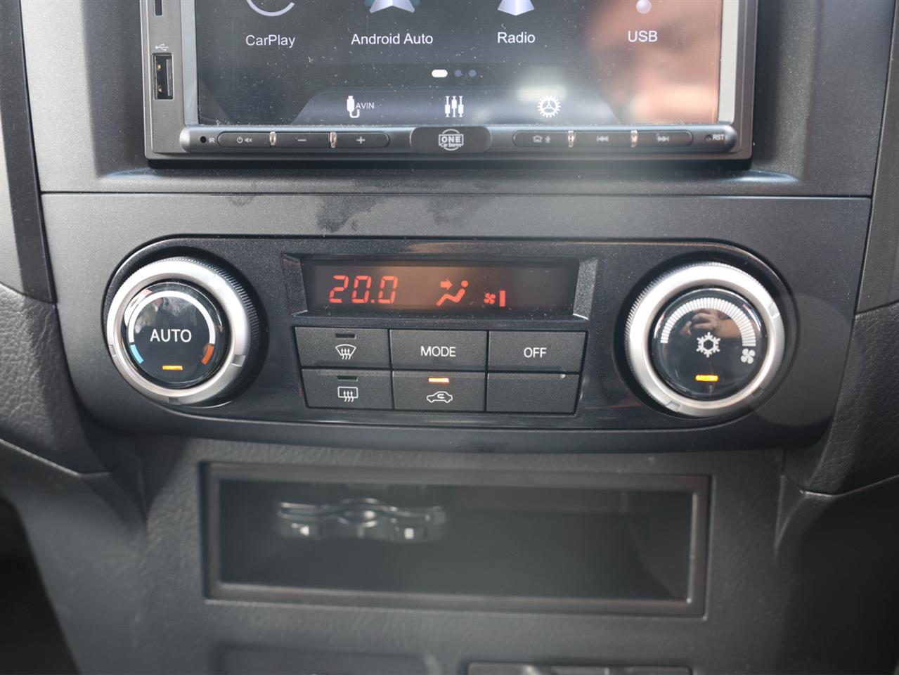 2013 Mitsubishi PAJERO