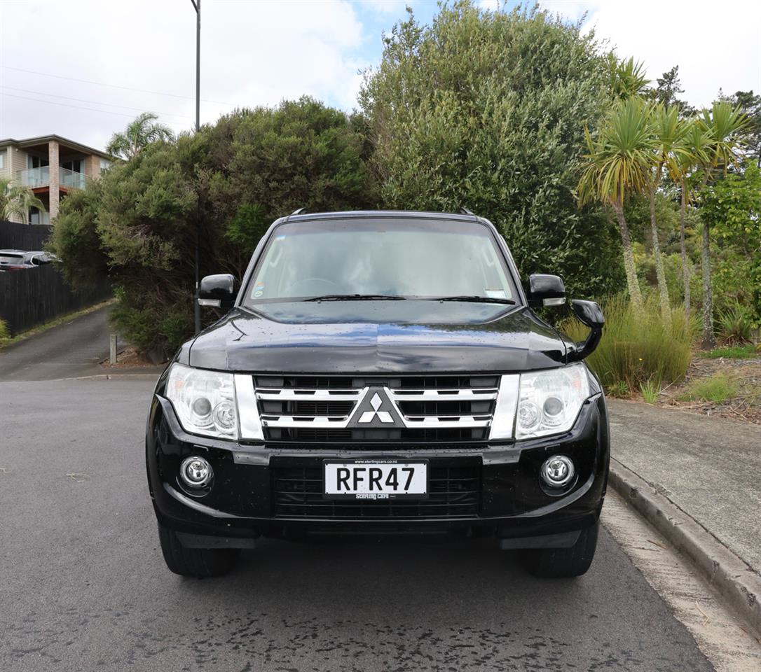 2013 Mitsubishi PAJERO