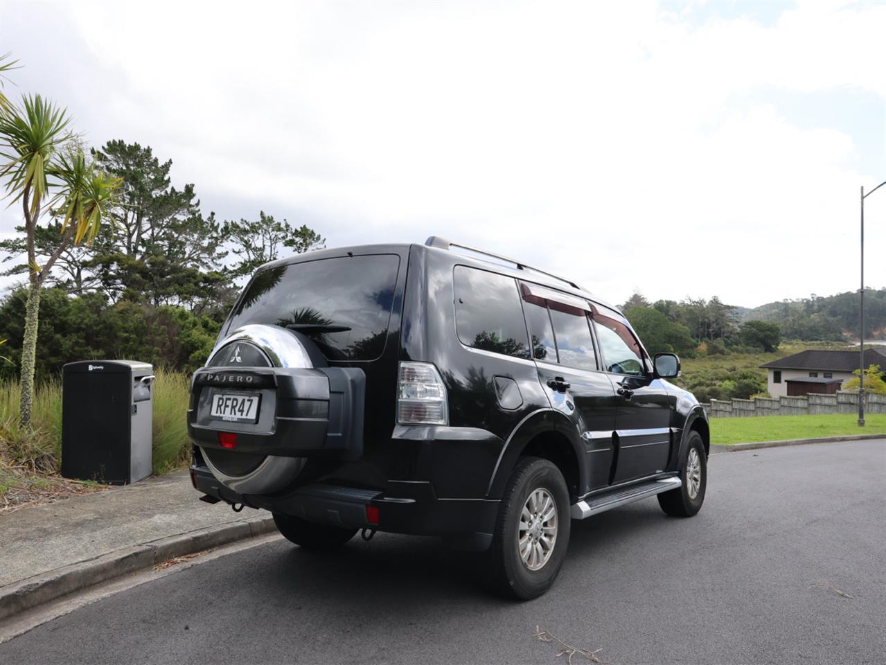 2013 Mitsubishi PAJERO
