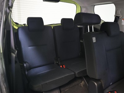 2015 Toyota Sienta - Thumbnail